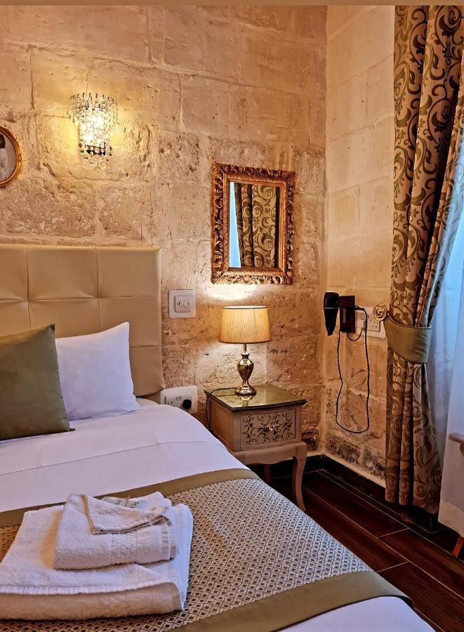 Casa Asti Hotel Валета Екстериор снимка