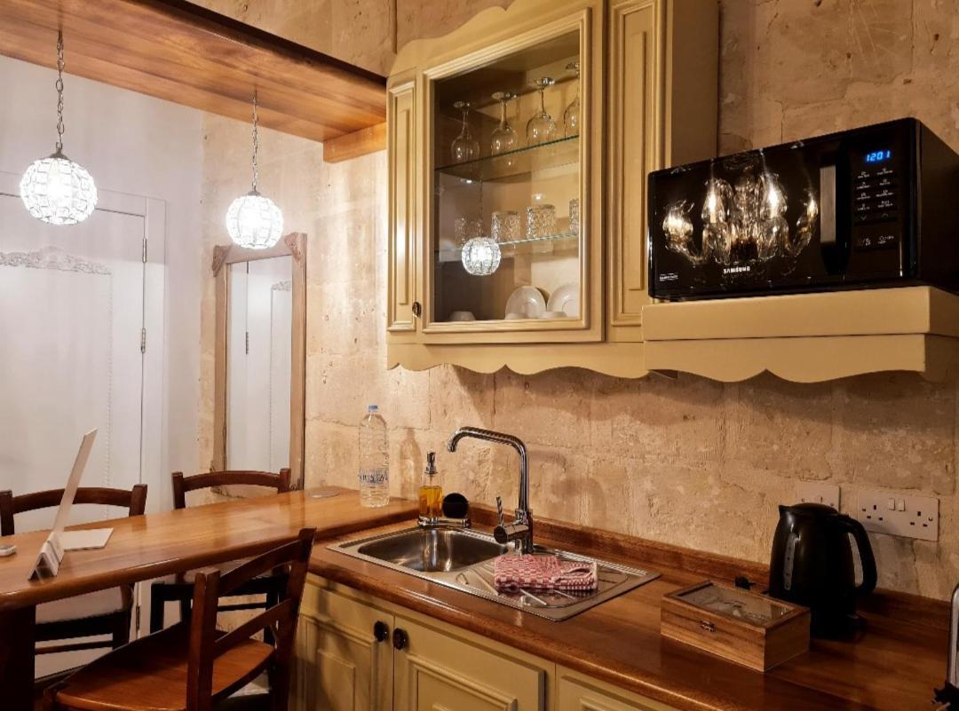 Casa Asti Hotel Валета Екстериор снимка