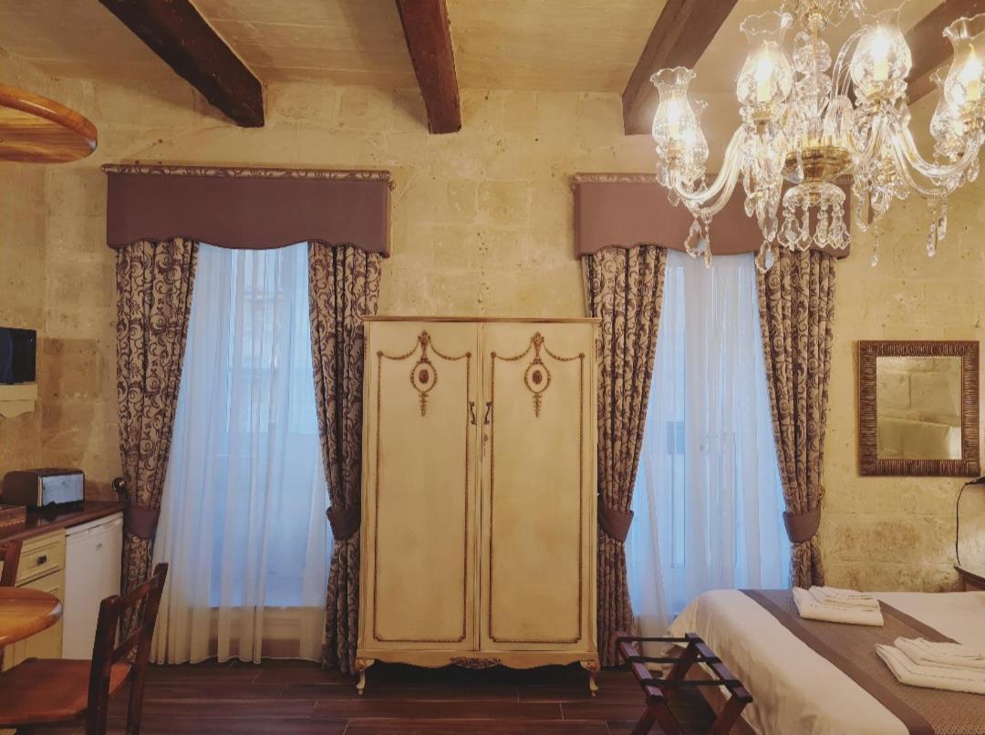 Casa Asti Hotel Валета Екстериор снимка