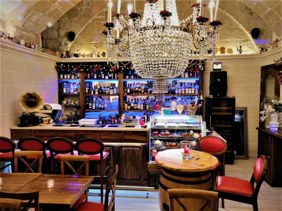 Casa Asti Hotel Валета Екстериор снимка